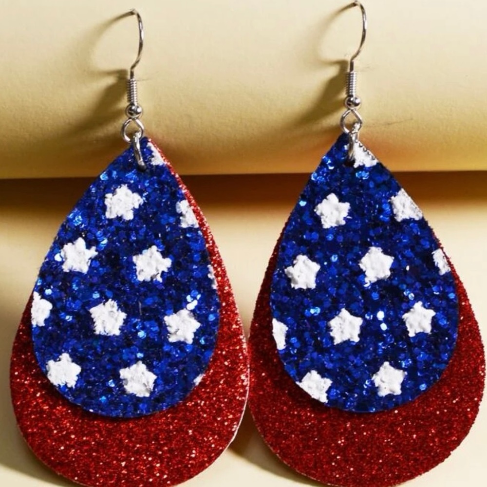💛3/$15💛 Patriotic Dangle Earrings